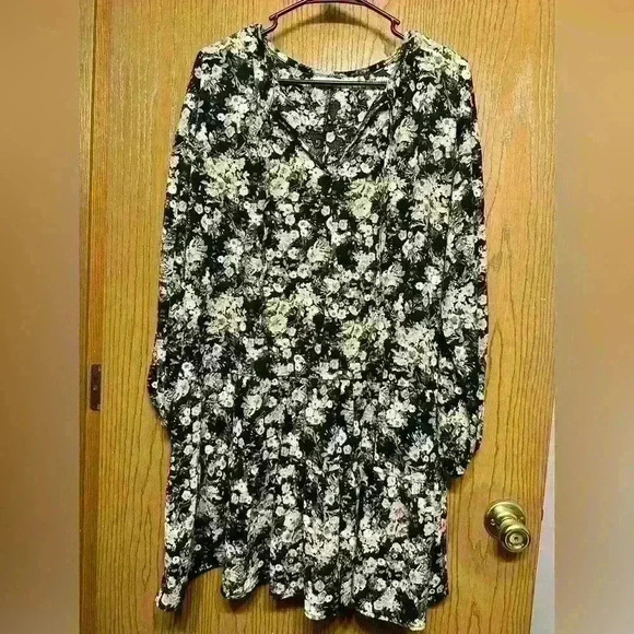 Maurices Black Floral Long Sleeve Babydoll Casual Mini Dress Size Large - Picture 3 of 5